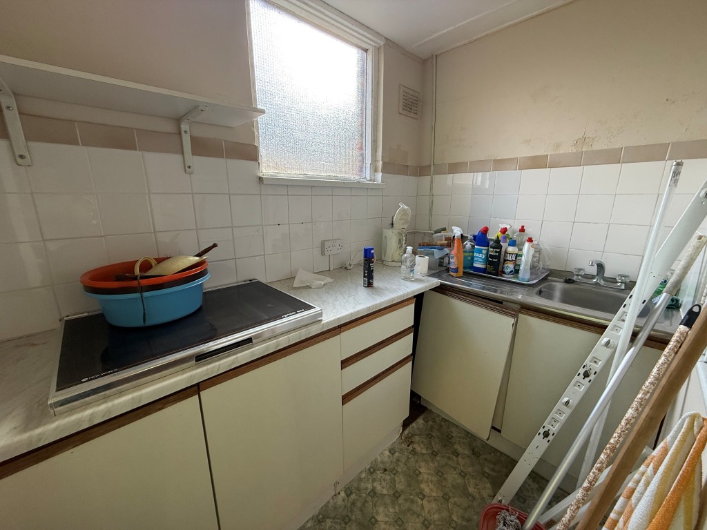 Lot: 151 - FORMER SCOUT PREMISES WITH POTENTIAL - Kitchen